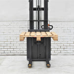 1000kg Full Auto Electric Pallet Fork Stacker 3.0m Lift