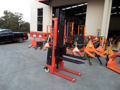 1.5T Heavy Duty Semi Auto Electric Fork Standard Leg Stacker 3.5m Lift