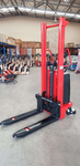 1.5T Heavy Duty Semi Auto Electric Fork Standard Leg Stacker 3.0m Lift