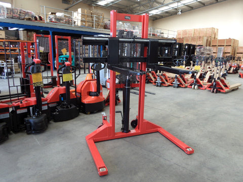 1.5Ton Manual Straddle Leg Pallet Stacker Lifter 1.6m