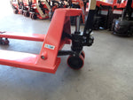 2.5T Low Profile Manual Pallet Jack 70cm Fork Length