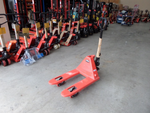 2.5T Manual Pallet Jack 70cm Fork Length