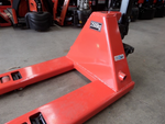 2.5T Low Profile Manual Pallet Jack 70cm Fork Length